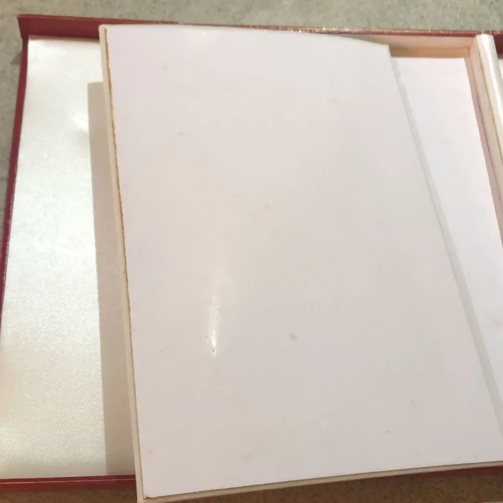 Vintage Large jewelry box.